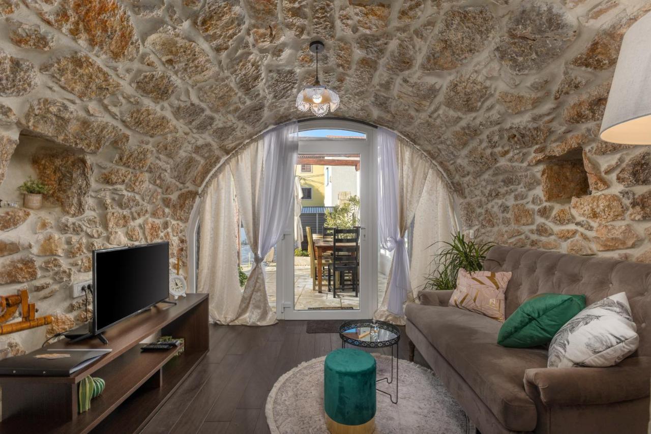 Apartments Mikulin Family Punat Dış mekan fotoğraf