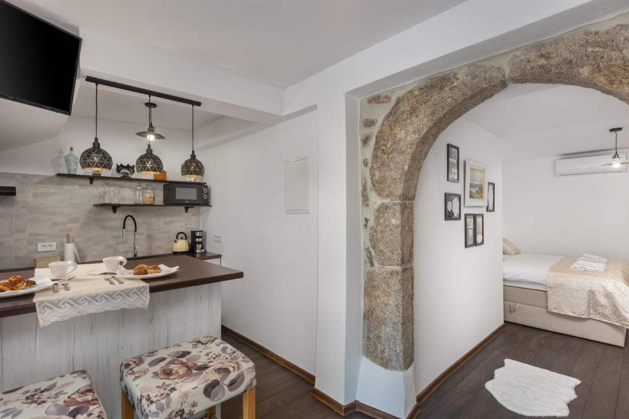Apartments Mikulin Family Punat Dış mekan fotoğraf