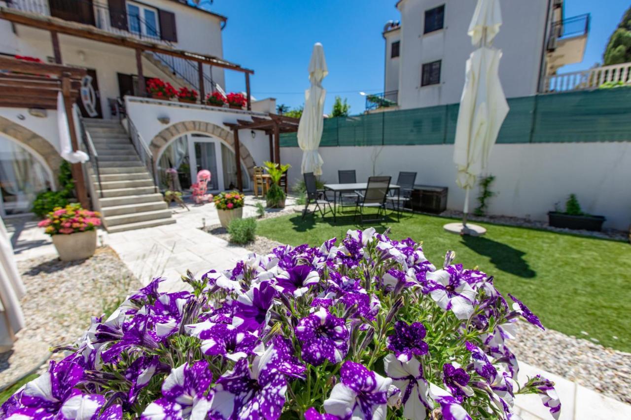Apartments Mikulin Family Punat Dış mekan fotoğraf