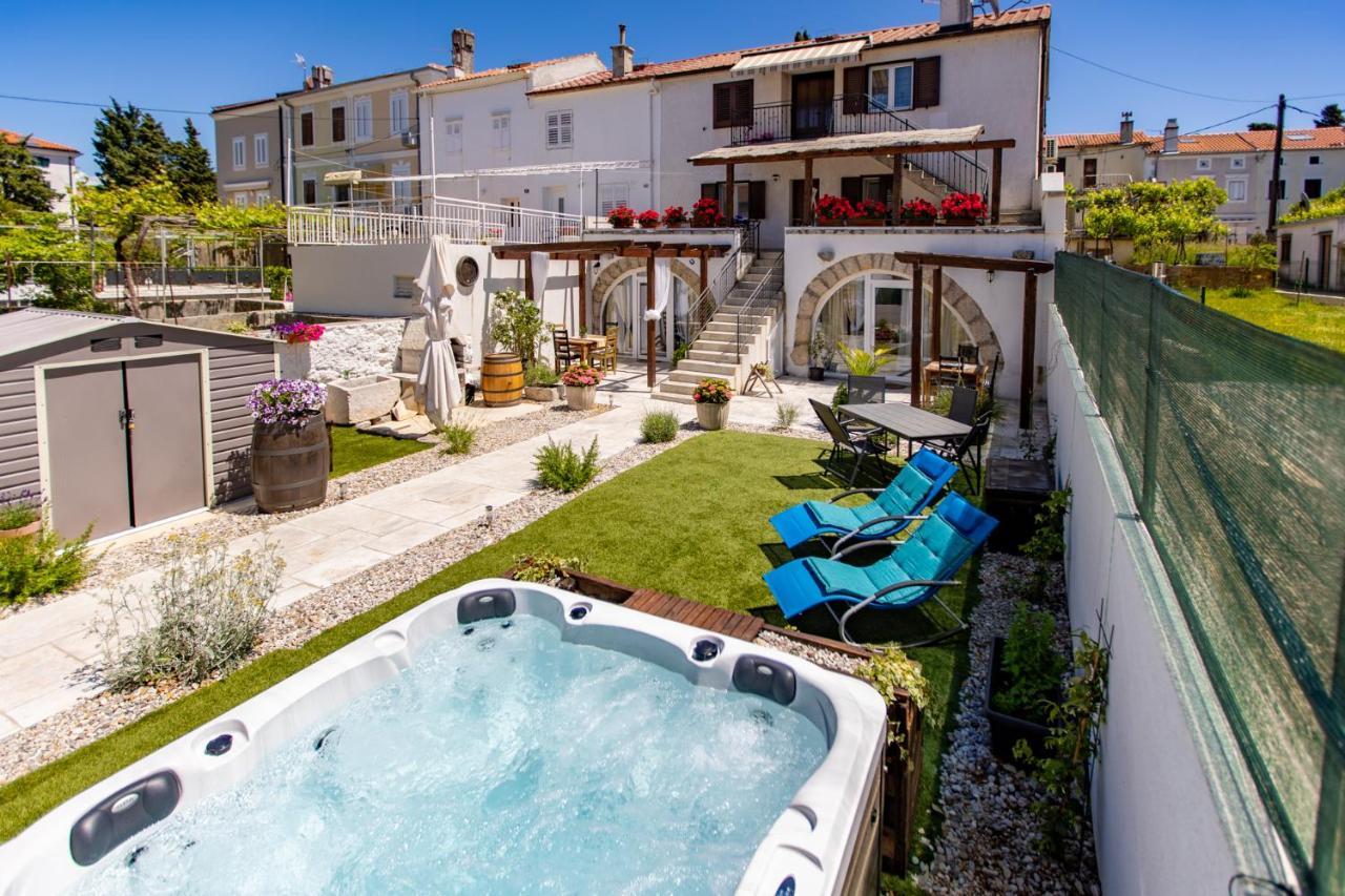 Apartments Mikulin Family Punat Dış mekan fotoğraf